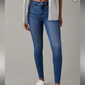 AMERICAN EAGLE JEANS